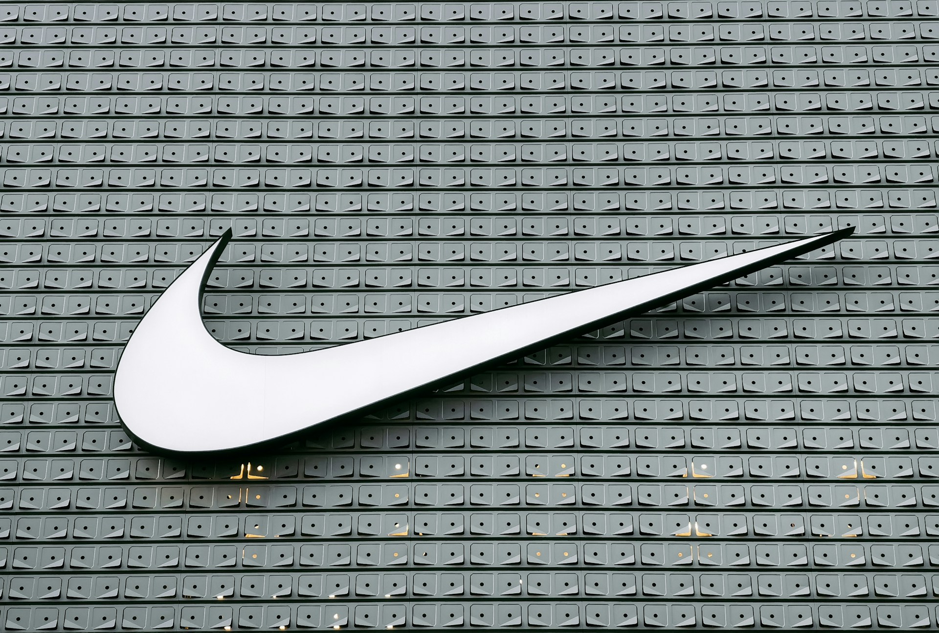 ตัวอย่างแบรนด์ดังที่ใช้ O2O Marketing - Nike